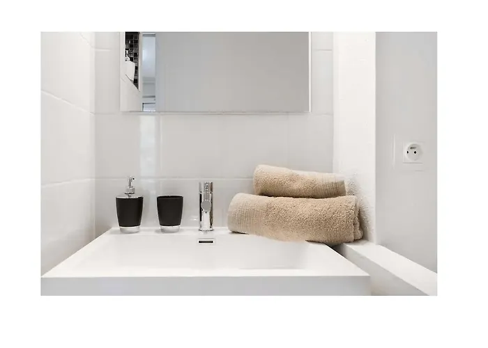 Contemporain Proche Meteo, Cambo, Edf, Airbus & Thales アパート